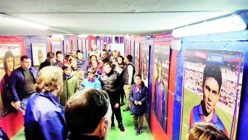 Cosenza, riapre la Hall of Fame nel tunnel di accesso agli spogliatoi dello Stadio Marulla