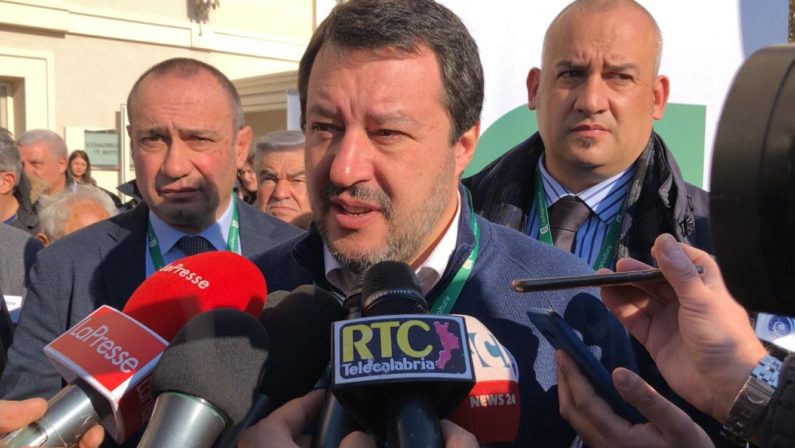 Salvini: «In Calabria esistono le quote tonno e le quote pesce spada». Nuove date del tour elettorale