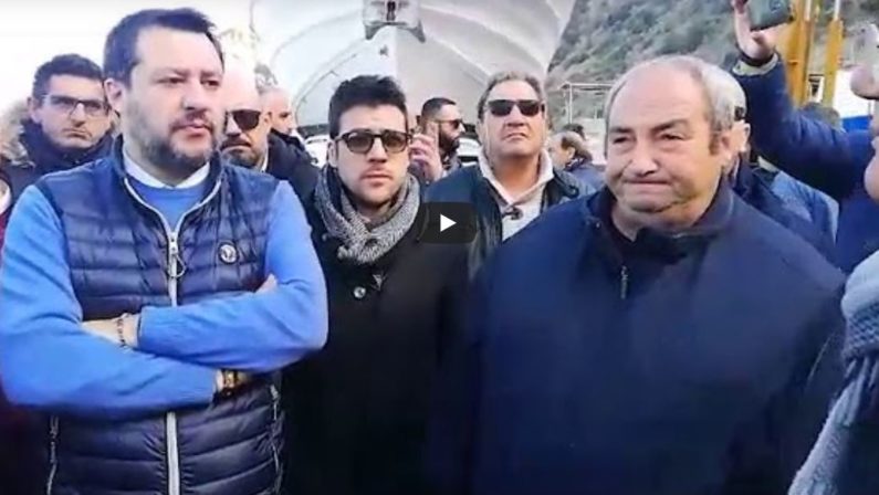 Ovazione per Salvini a Reggio: «Calabria prima tra le grandi regioni del Sud ad avere eletto la Lega in Consiglio».