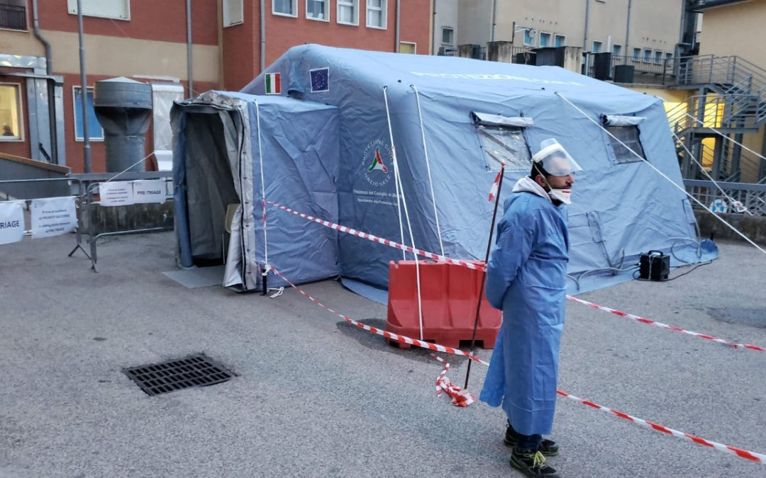 Le tende montate ieri per il pre-triage