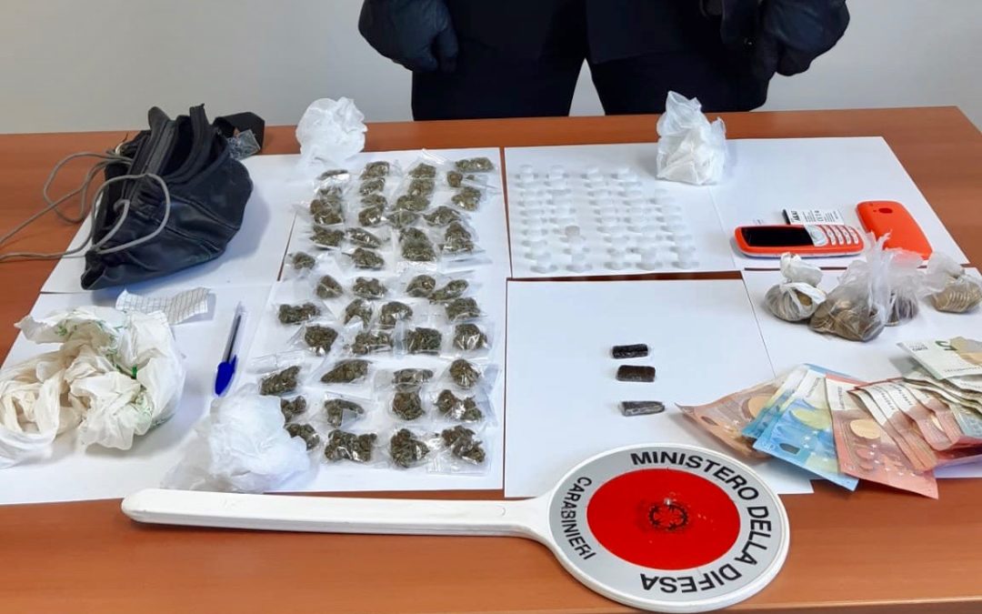 Melito di Napoli: carabinieri arrestano pusher 67enne