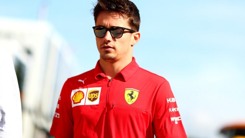 Leclerc guida la Ferrari a Maranello “Grande emozione”