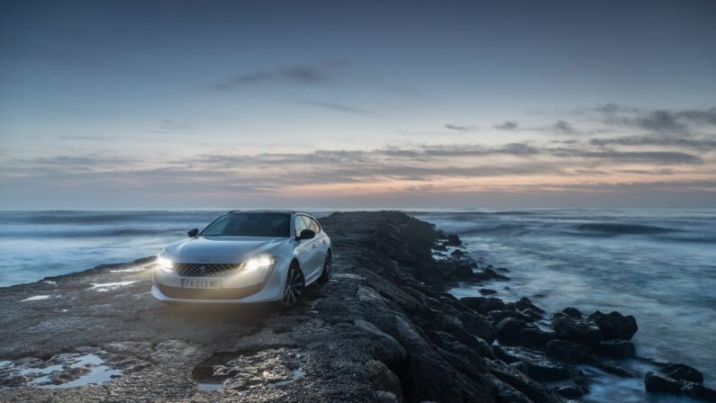 Peugeot 508, con Night Vision sicurezza notturna senza imprevisti