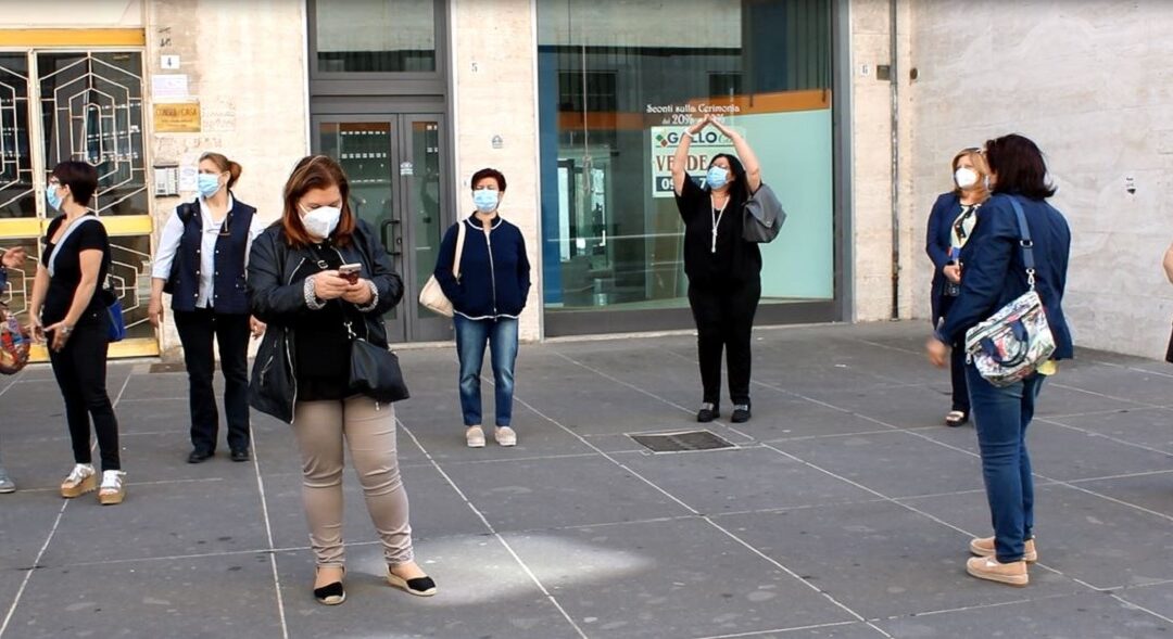 La protesta di questa mattina davanti al Comune di Cosenza