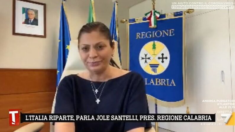 Fase 3 in Calabria, Santelli aggiunge: «Nelle stazioni rileveremo la temperatura»