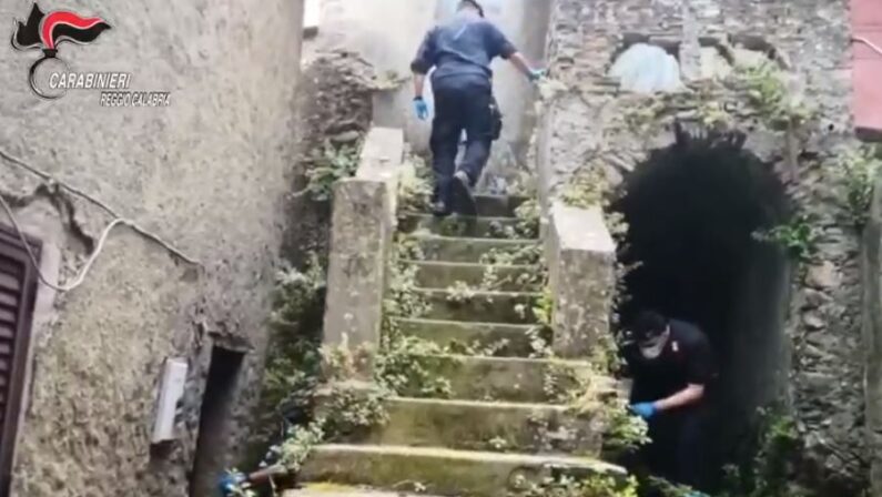 Armi e droga, arrestato nel Reggino: inutile tentativo di fuga all'arrivo dei carabinieri - VIDEO
