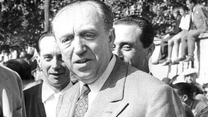 Lezione ai giovani per la ricostruzione dell'Italia
I grandi uomini di cui oggi ha bisogno il Paese: Ezio Vanoni