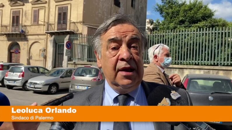 Atti vandalici nelle scuole di Palermo, Orlando “No ai ladri di futuro”