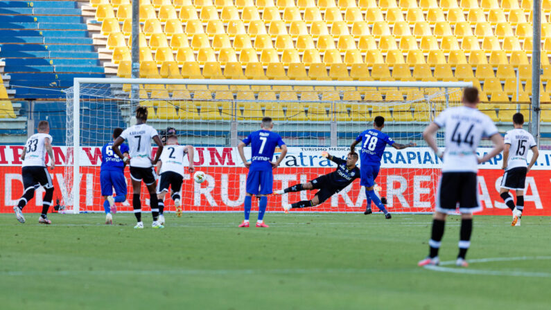 L’Atalanta a -1 dall’Inter, la Fiorentina passa a Parma