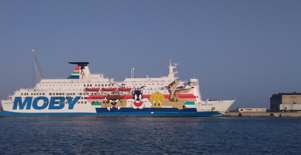 Una delle navi utilizzate per ospitare migranti in Italia