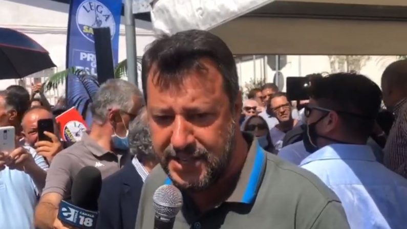 Salvini lancia la prima lista della Lega a Crotone e punta su porto, lavoro e sicurezza