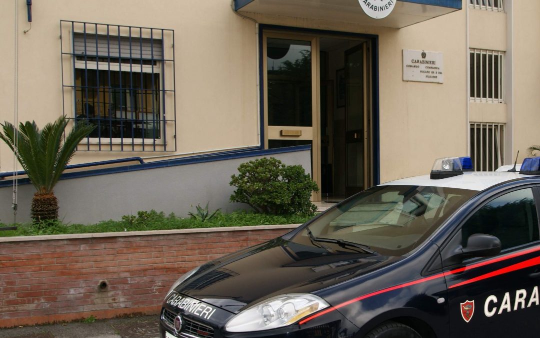 Maltratta i genitori per estorcere denaro, 33enne  di Mugnano arrestato