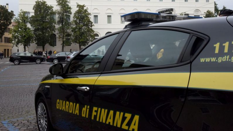 Maxi frode sui finanziamenti pubblici nel Messinese, 8 denunce