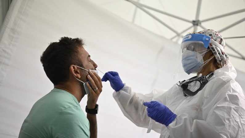 Coronavirus, in Sicilia 334 casi e 2 decessi