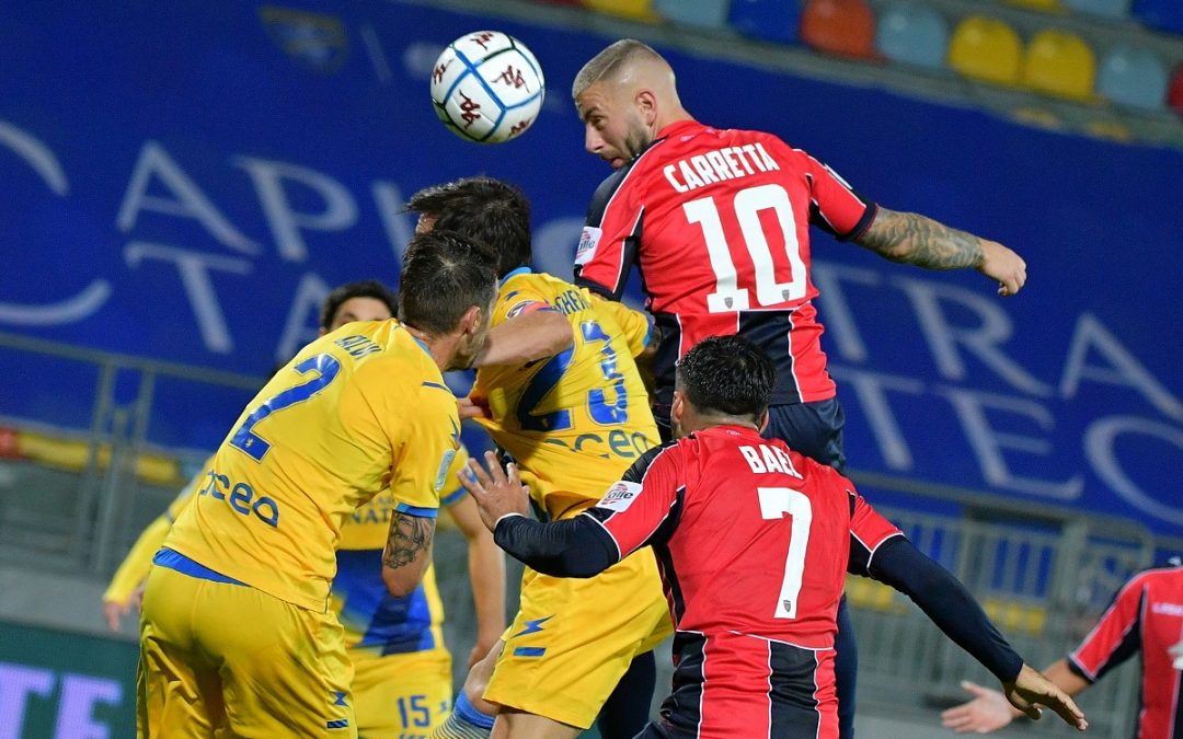 Serie B, prima vittoria del Cosenza: due gol di Carretta e il Frosinone è ko