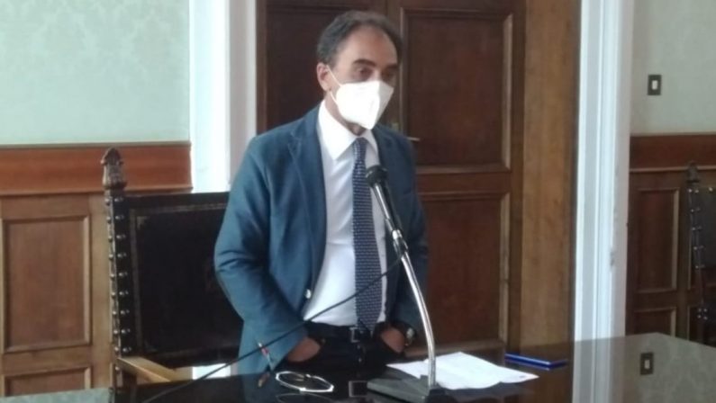 Misure anti Covid, il sindaco chiude per tre giorni il lungomare di Catanzaro