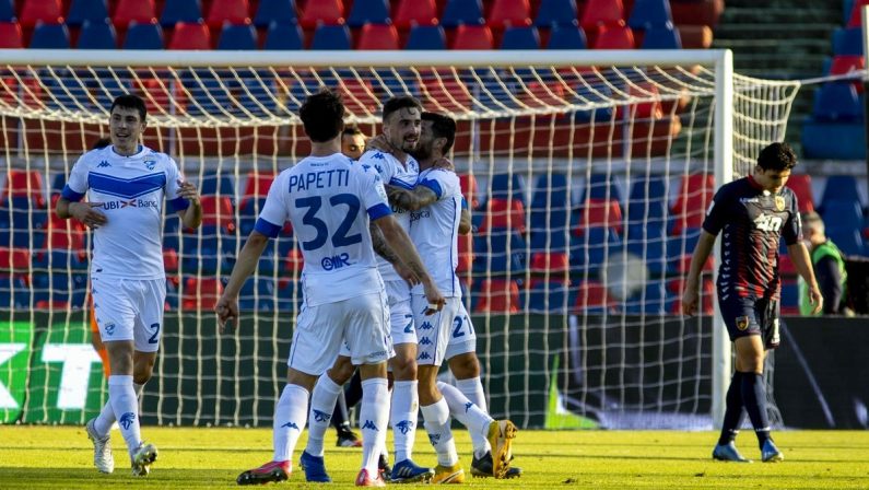 Il Cosenza non sa vincere, il Brescia passa 2-1 al "Marulla"