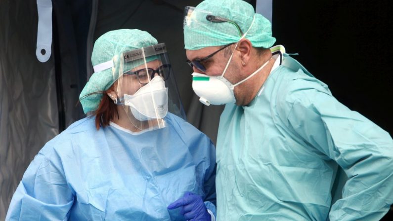 “No vax” 52enne ricoverata in gravi condizioni a Cosenza a causa del covid