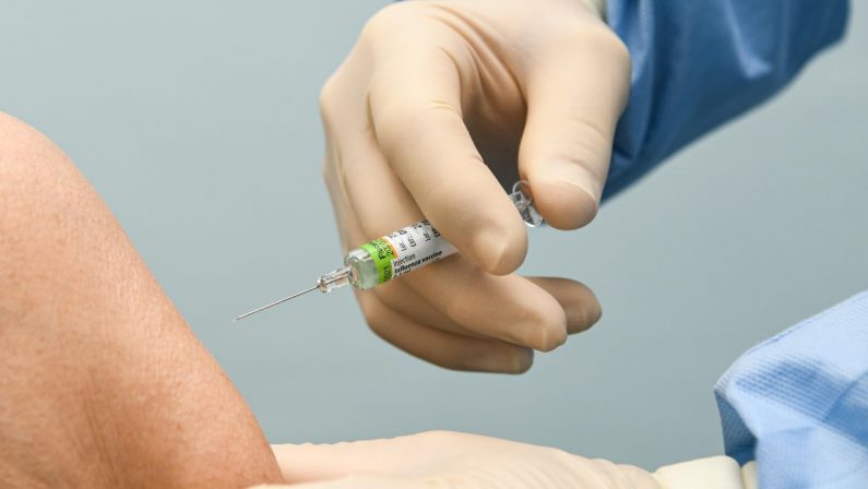 Covid, campagna di vaccinazione in Italia inizierà con 1,8 mln di dosi