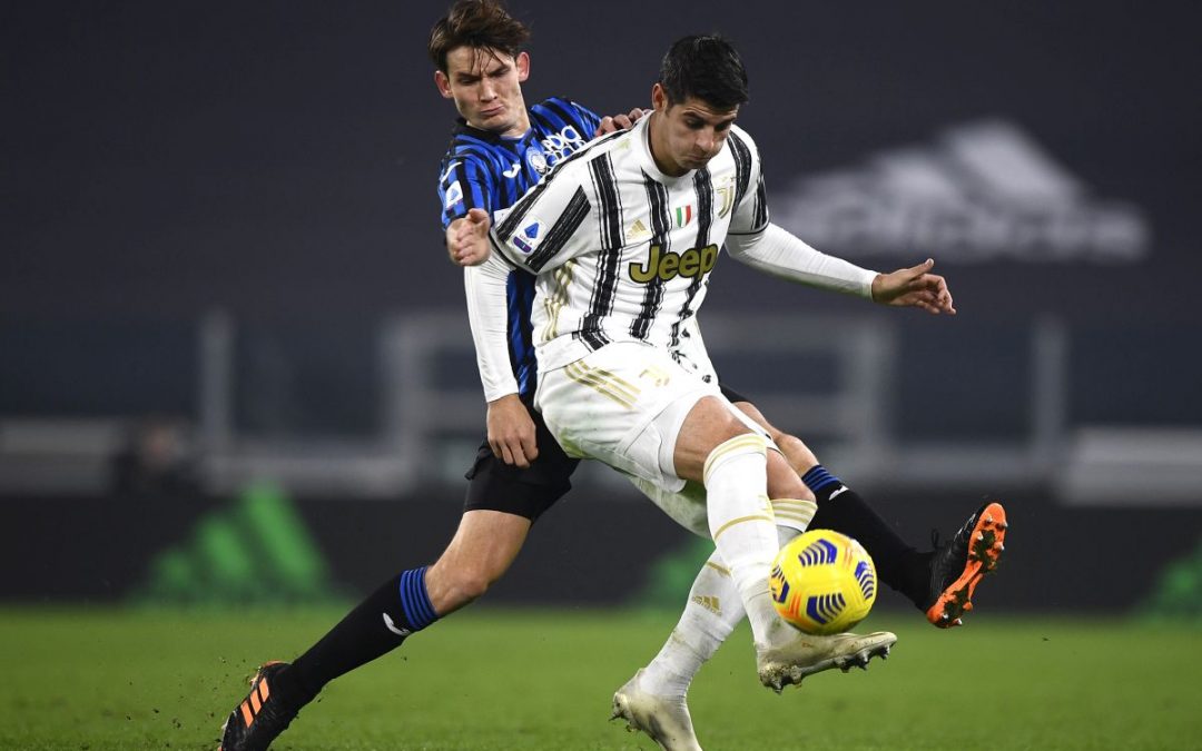 Freuler risponde a Chiesa e CR7 sbaglia penalty, Juve-Atalanta 1-1