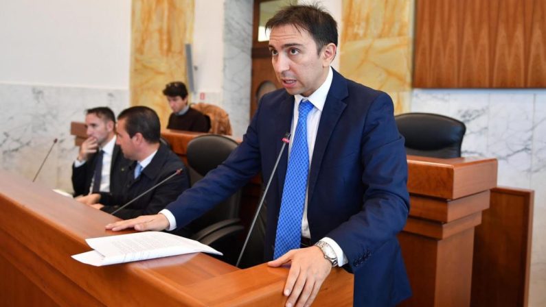 Consigliere comunale di Reggio Calabria arrestato non risponde alle domande del gip