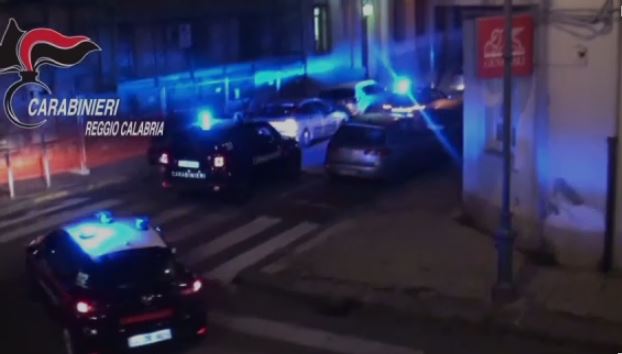 'Ndrangheta, latitante da tre anni scovato dai carabinieri nel Reggino - VIDEO