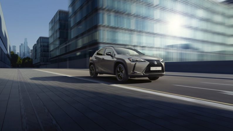 Lexus lancia la nuova gamma UX Hybrid MY21