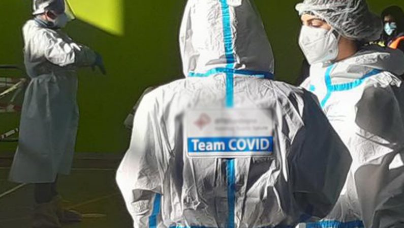 Coronavirus in Italia: 8.444 nuovi casi e 301 vittime, cresce il tasso di positività