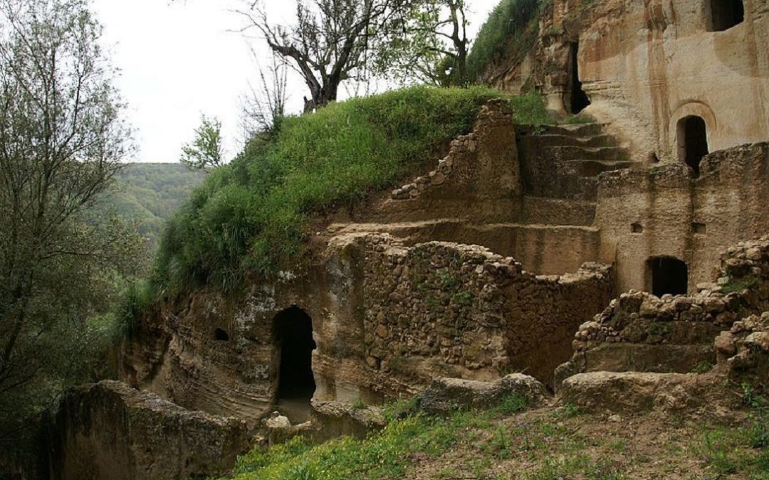 Le grotte degli Sbariati a Zungri