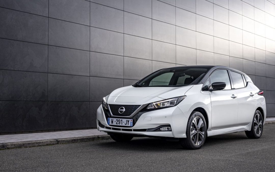 Nissan presenta la versione speciale LEAF10