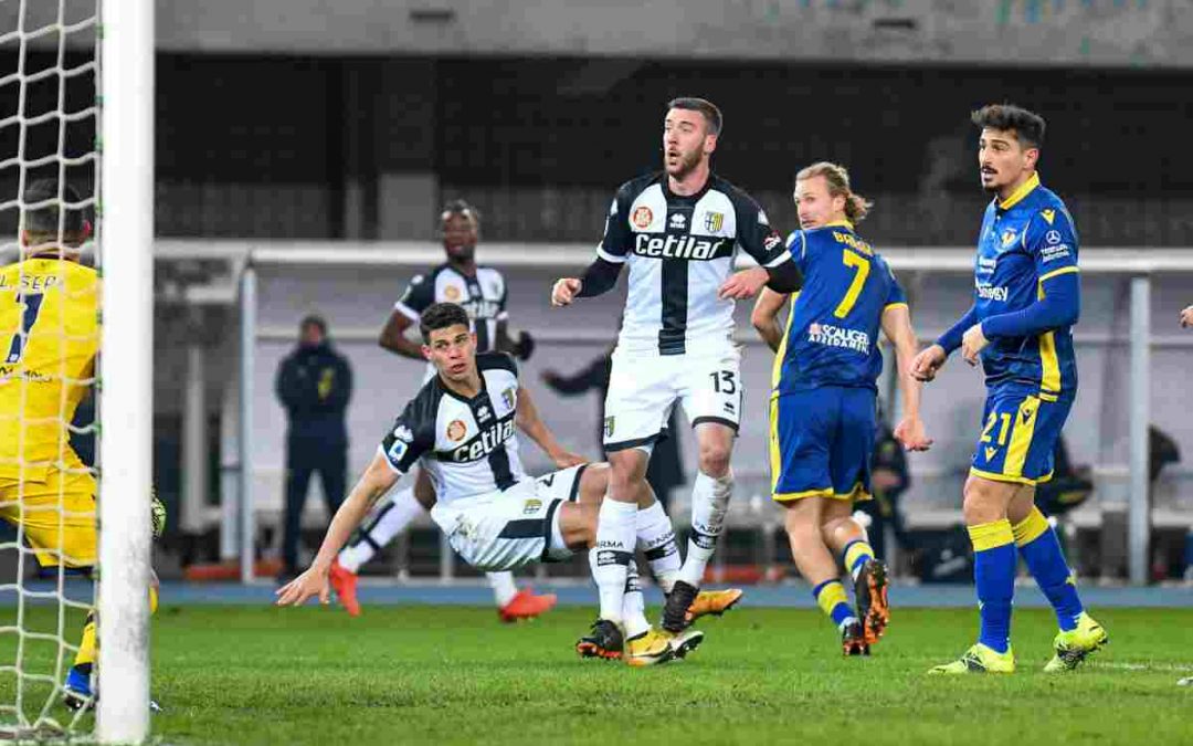 Il Verona torna a vincere, battuto il Parma 2-1