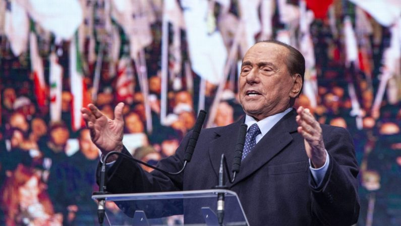 Berlusconi “Il Governo Draghi riunisce l’Italia contro l’emergenza”