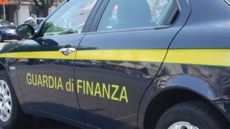 Bancarotta, arrestato imprenditore del Crotonese: sequestrata ditta di autotrasporti