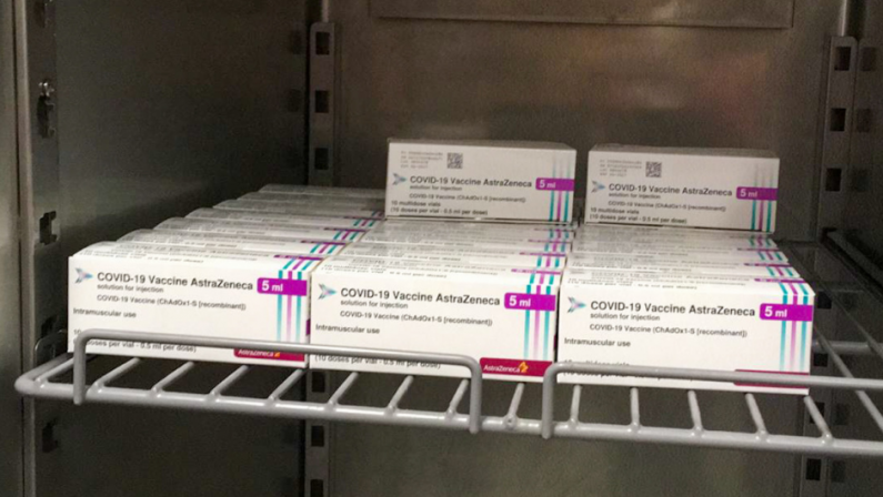 Vaccini, arrivate in Calabria 6.100 dosi Astrazeneca