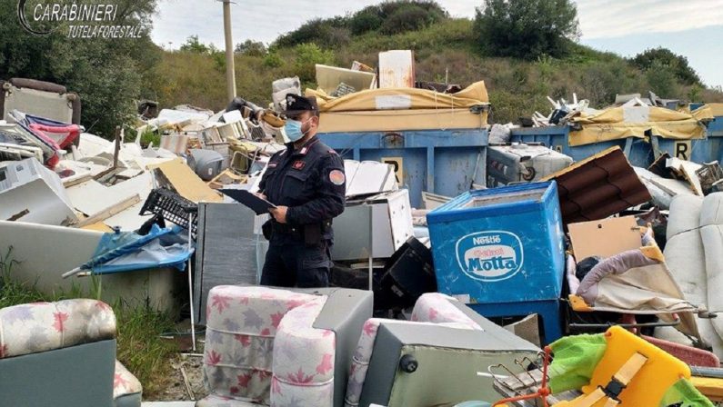 Rifiuti, sequestrata un'isola ecologica nel Cosentino: era una discarica abusiva