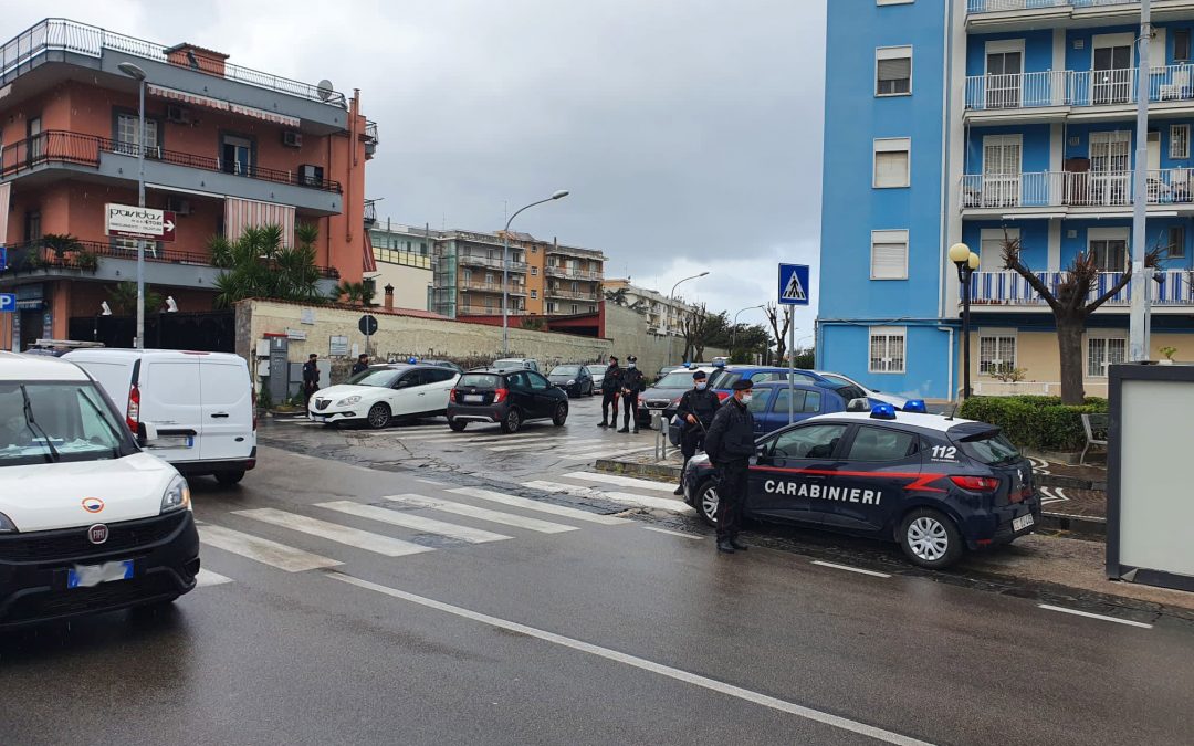 Controlli in corso dei Carabinieri di Napoli:  un bar chiuso, 9 sanzioni covid e 2 persone denunciate