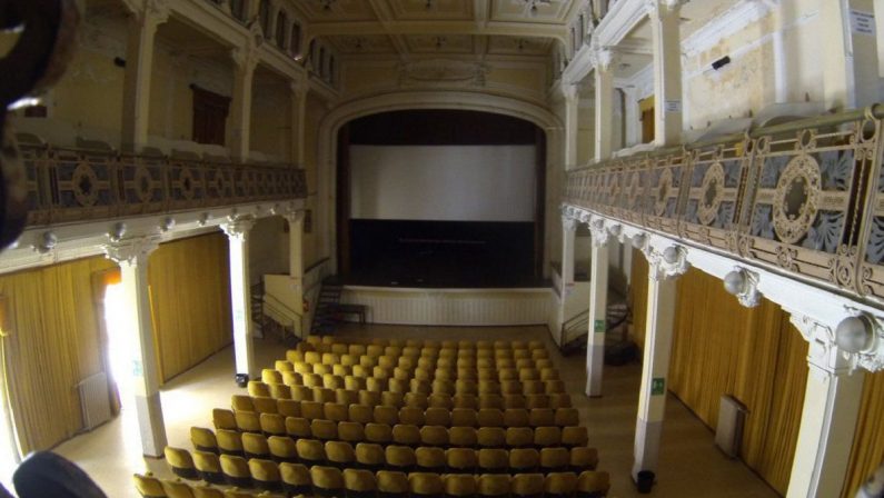 Catanzaro, il Comune acquista lo storico Teatro Masciari