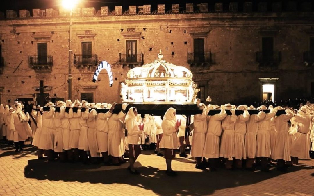 Una processione del Venerdì santo a Leonforte