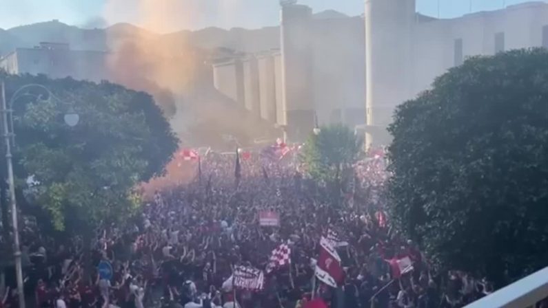 Salernitana promossa in A, esplode la festa in città