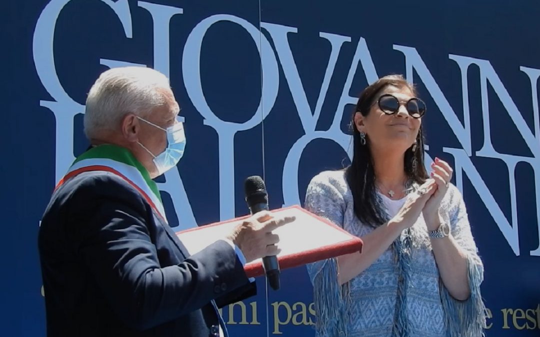 Il sindaco Bartolo con Jole Santelli a San Luca il 23 maggio 2020