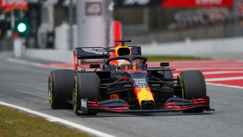 Verstappen vola in prime libere Gp Azerbaijan, poi le Ferrari