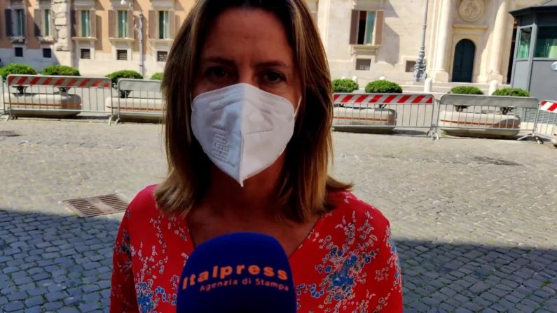 Lorenzin “Su mascherine ascoltare autorita'”