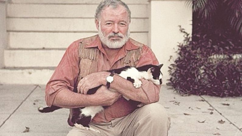 Ernest Hemingway, l'uomo che lesse i suoi necrologi