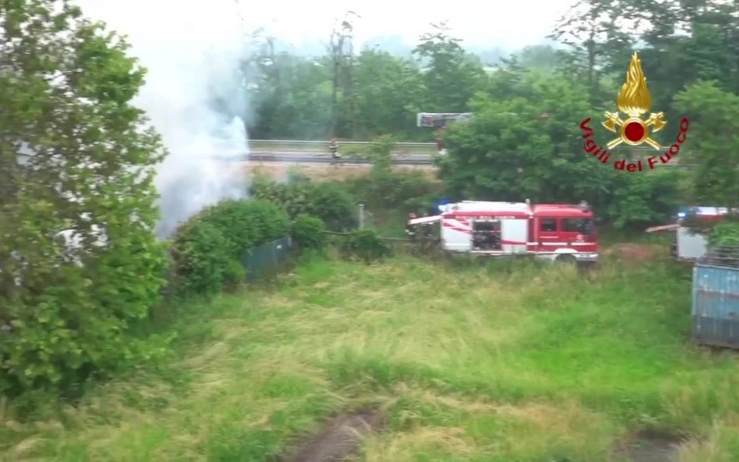 Incendio in un’azienda del Milanese