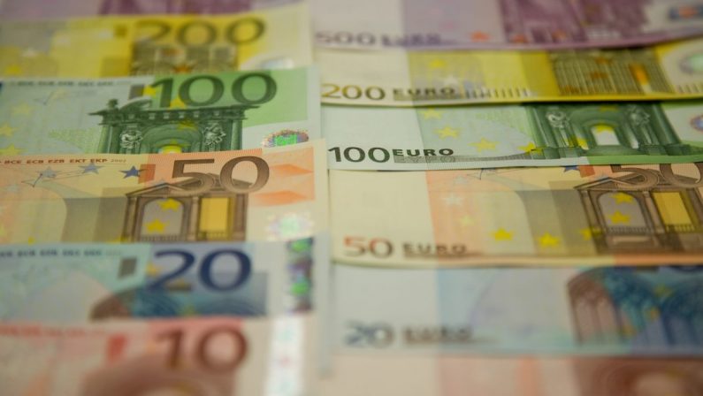 Nel primo trimestre deficit/Pil sale a 13,1%, stabile pressione fiscale