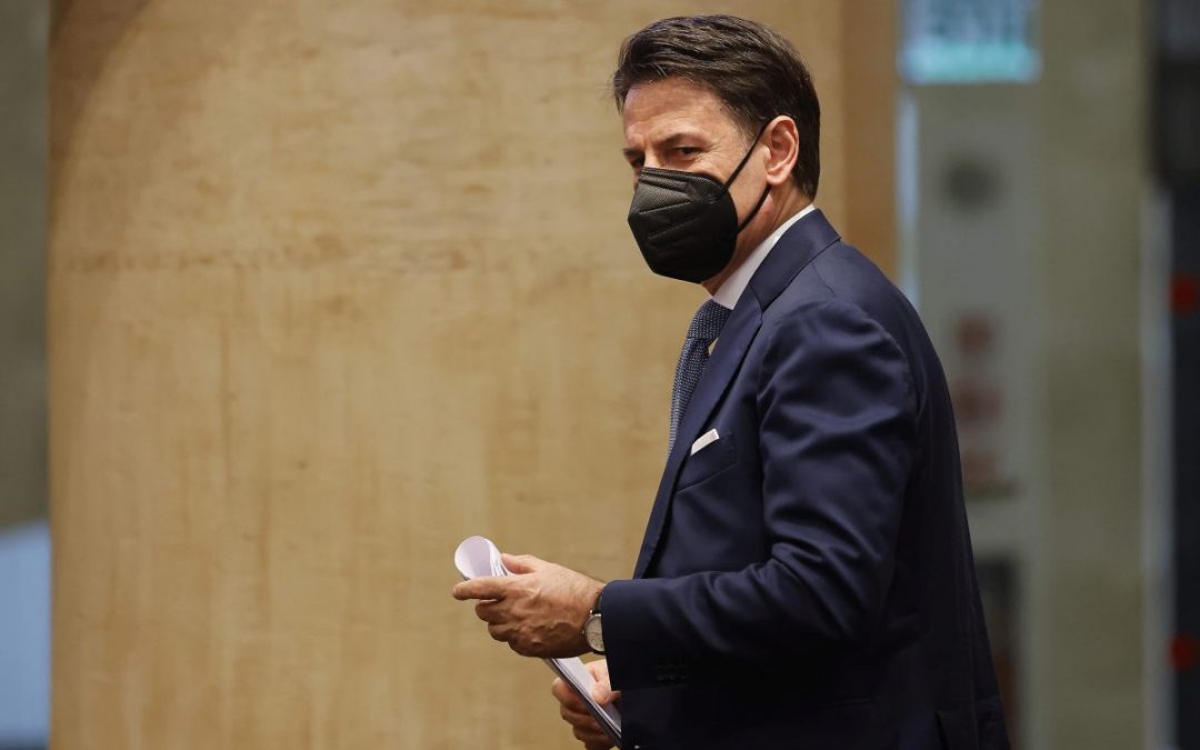 Conte “Attacchi volgari al reddito di cittadinanza, Draghi lo difenda”