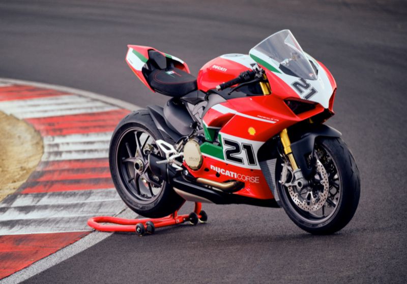 Ducati, tributo a Troy Bayliss con Panigale V2 speciale