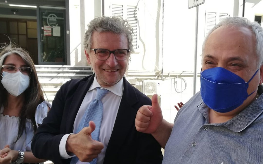 Il presidente del Cda del Sant'Anna e il management della clinica dopo la firma