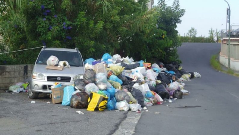Emergenza rifiuti, il sindaco di Scalea chiede l'invio dell'Esercito in Calabria