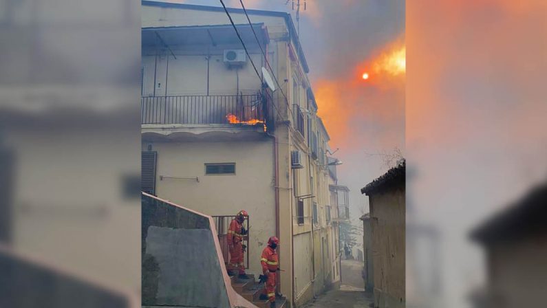 Incendi, Falcomatà: «Draghi venga in Calabria a ferragosto»